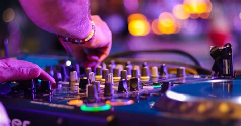 How To Mix Sound For Live Performance