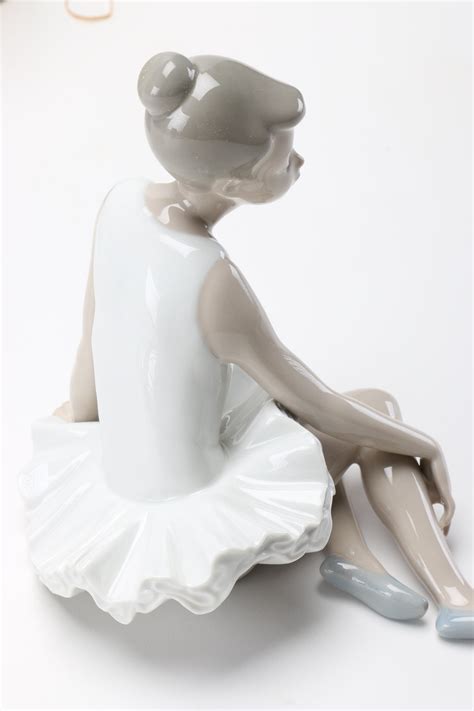 Lladró Seated Ballet Dancer Figurine Ebth
