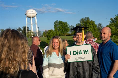 Ohio University Chillicothe Celebrates Graduates