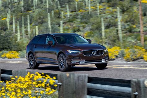 The volvo v90 is based on the same scalable product architecture (spa) underpinnings as the larger xc90 and s90. 2021 Volvo V90 Cross Country Exterior Photos | CarBuzz