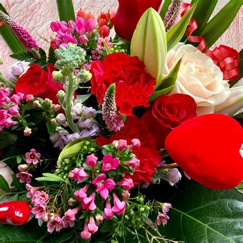 Aylesbury Florist Free Same Day Delivery Fresh Flower Bouquets Bride