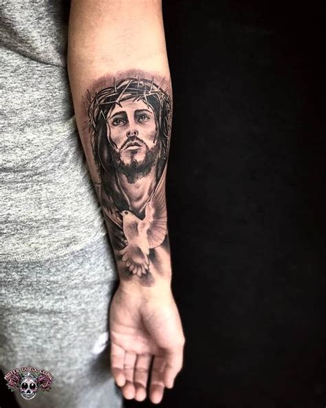 Sintético 100 Foto Tatuajes Del Rostro De Cristo En El Brazo Actualizar