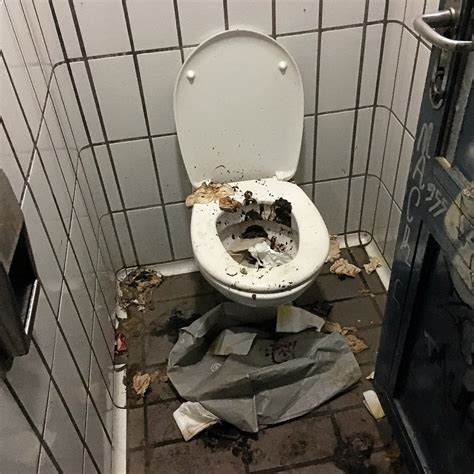 Zahlen Terrorismus Schließfach Ekel Vor öffentlichen Toiletten Dental Verkürzen Skandalös