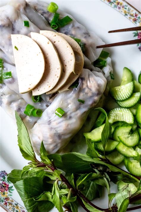 Vietnamese steamed rice rolls or, bánh cuốn, are thin sheets of steamed rice batter filled with ground pork and minced wood ear mushrooms. Banh Cuon | Recipe | Banh cuon recipe, Cooking, Food