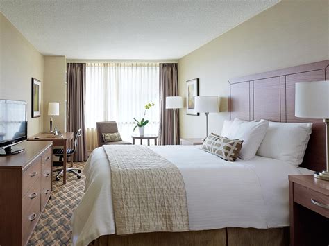 One Bedroom Suite With Balcony In Toronto Chelsea Hotel Toronto