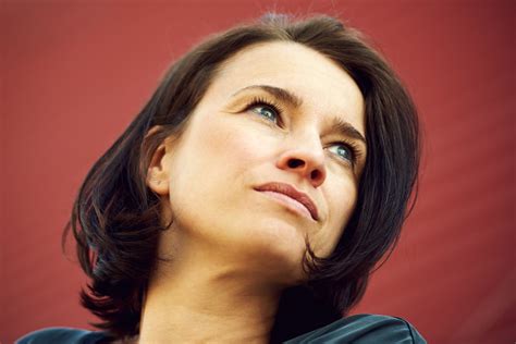 All characters and voice actors in the anime no game no life. Fotos - DANIELA BETTE