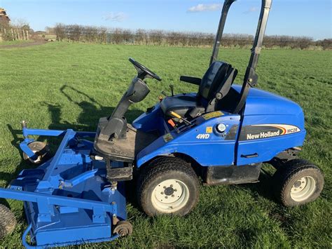 Commercial Mowers New Holland Mc28 Out Front Commerical Diesel Ride