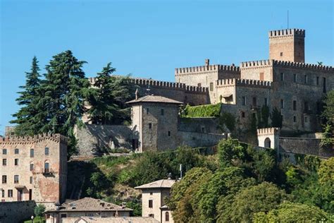 Diverse le piattaforme e i cestelli disponibili in affitto. Slapen in een kasteel - de mooiste kastelen in Italië waar ...