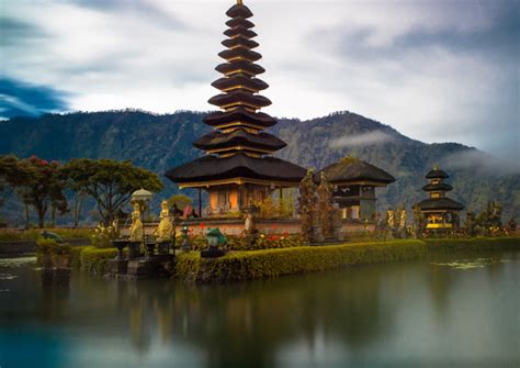 Top Obyek Wisata Paling Menarik Di Indonesia Nirwana Nusantara