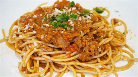 Delicious Homemade Spaghetti Bolognese Recipe ⋆ Who do I do