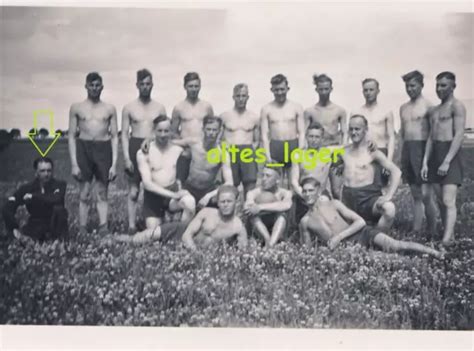ORIGINAL FOTO WEHRMACHT Soldaten Nackt Nude Baden Schwimmen Badehose