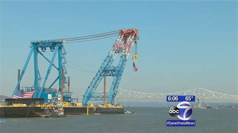 One Of Worlds Largest Cranes Shows Up For Work At Tappan Zee Bridge Abc7 New York