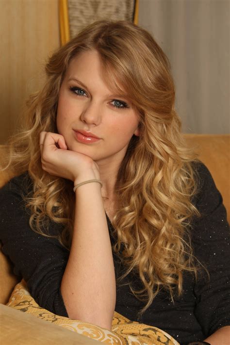Bangs With Curly Hair Taylor Swift