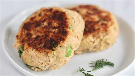 DiscoverNet Easy Salmon Patty Recipe