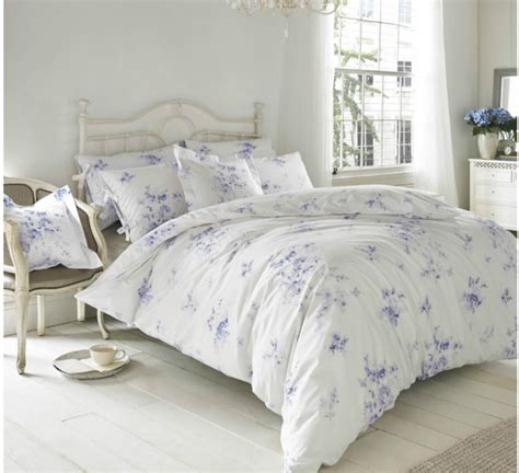 20 Blue And White Floral Bedspread