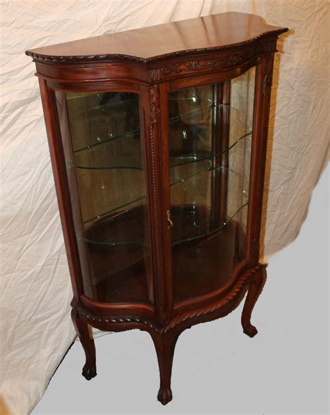 Vintage curio cabinets that are made of glass are perfect for centrepiece display on a dresser, sideboard or cabinet. Bargain John's Antiques » Blog Archive Mahogany Curio ...