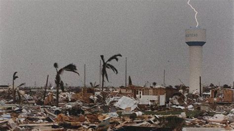 Hurricane Andrew Hit South Dade In August 1992 Miami Herald
