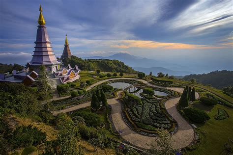 Some of the main attractions include the just make sure that you check on every purchase so as to avoid any damaged good. Chiang Mai Province - Wikipedia