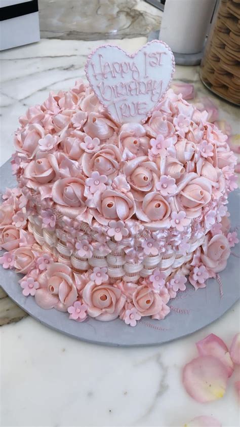 Floral Cake Kylie Jenner Birthday Cake Cake Kardashian Birthdays