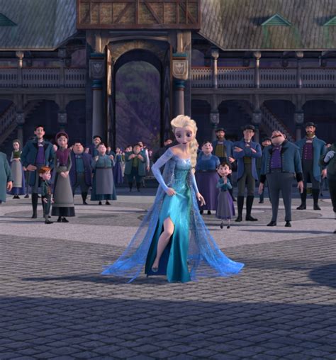 The Frozen Queen Is Standing In Front Of Some People