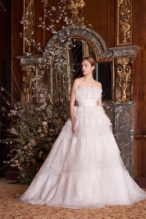 A look from amsale's spring 2019 bridal collection. 14 Best Wedding Dress Trends From the Spring 2019 Bridal Shows