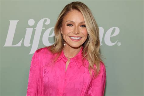 Kelly Ripa Tells People Where To Get Botox