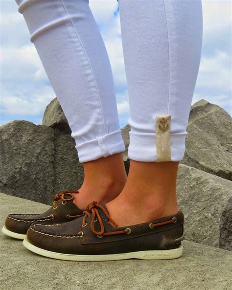 Topsiding On The Docks Dock Shoes Sperry Boat Shoes Topsider Outfit