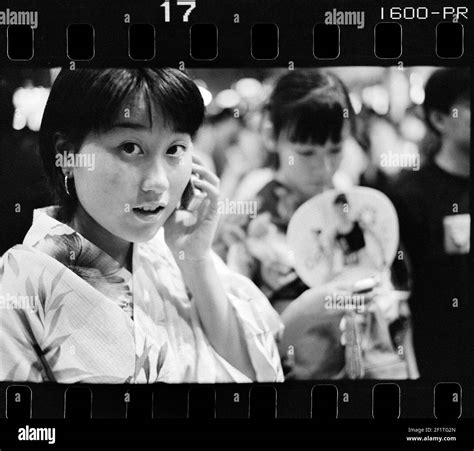 Chicas Japonesas De La Ciudad Imágenes De Stock En Blanco Y Negro Alamy