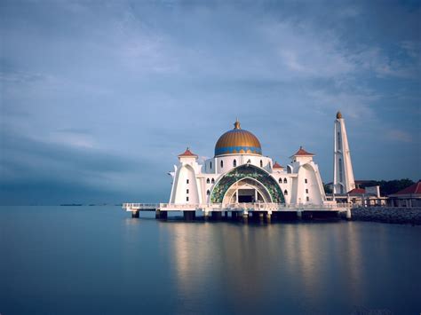 Masjid Raya Di Sulawesi Selatan Dengan 99 Kubah Jadi Destinasi Wisata