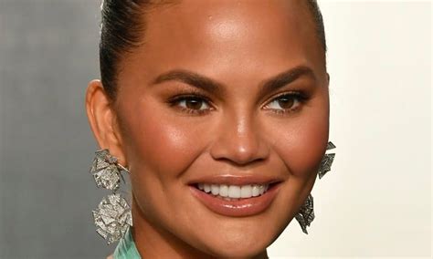 chrissy teigen shares pics from a photoshoot 15 years ago
