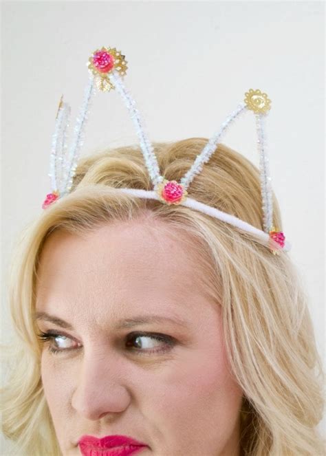 10 Minute Pipe Cleaner Crowns A Diy Fit For A Royal Wedding