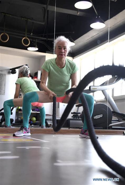74 year old granny spends one hour every day in bodybuilding cn