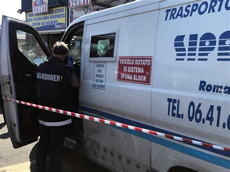 I banditi hanno in un. Assalto furgone portavalori a Roma sulla via Aurelia ...