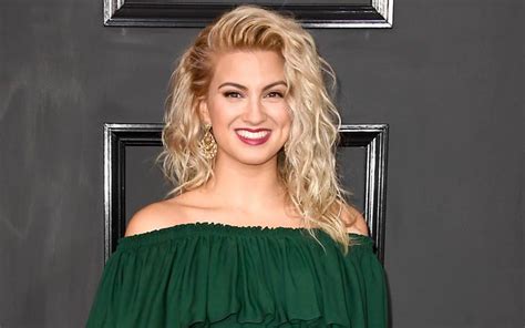 American Singer Tori Kelly Gets Married With Fiance Andre Murillo In A