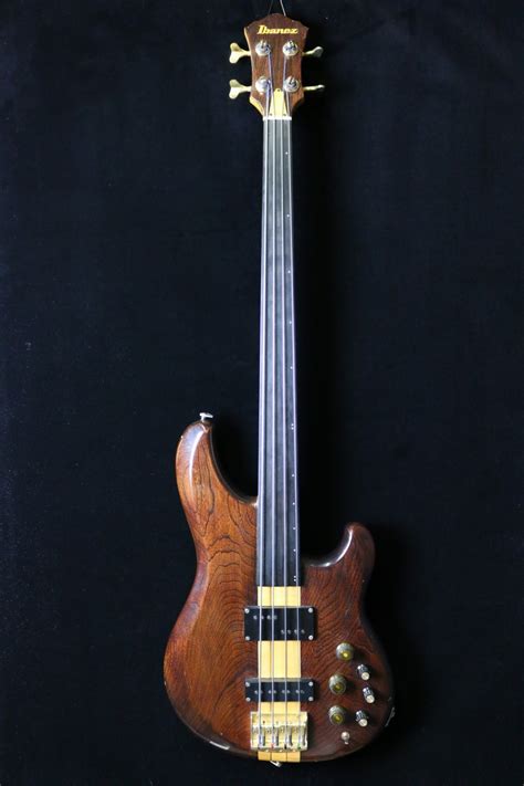 Ibanez Musician Bass Fretless De 1983 Guitare Collection