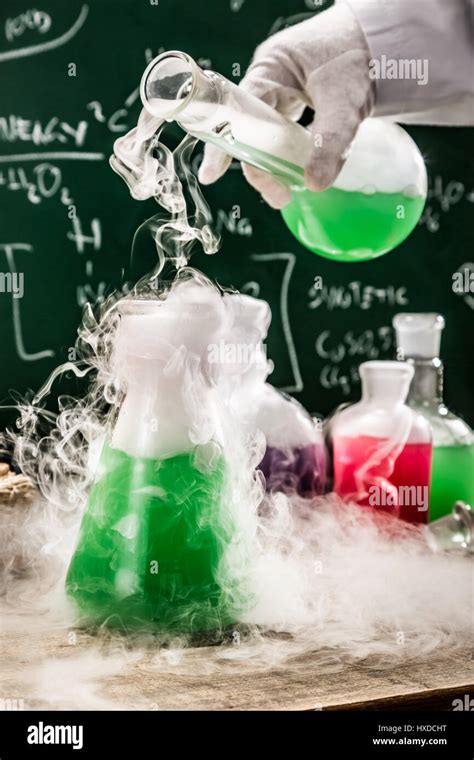 Ensayo De Nuevas Reacciones Químicas En Laboratorio Académico