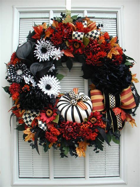 Pin by Melba Wells on Halloween | Elegant halloween decor, Door wreaths fall, Halloween wreaths ...