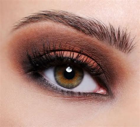 20 Gorgeous Makeup Ideas For Brown Eyes
