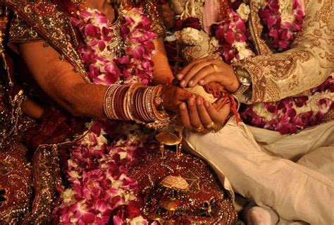 شادی بیاہ کی بے جا رسومات کے خلاف اہم نشست