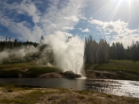 Riverside Geyser Photo