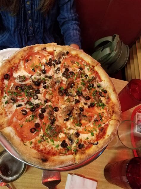 CIRO'S ITALIAN RESTAURANT DELI & PIZZERIA - Home