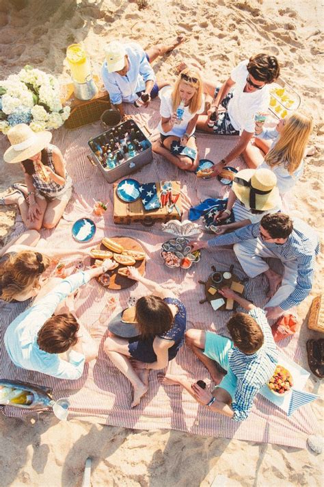 Tips For Throwing A Big Summertime Beach Picnic Picnic Party Beach