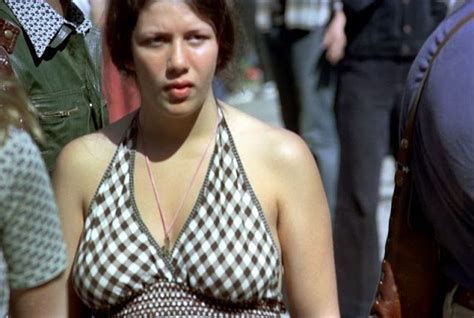 32 Fascinating Pics That Defined Californian Street Fashion In The Mid