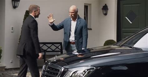 Überraschende Pointe Ex Daimler Chef Zetsche Frecher Werbespot von