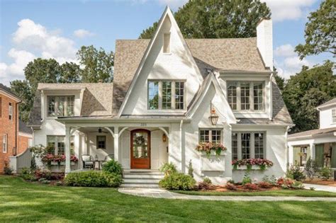 Dream Home A Charming White Cottage In Charlotte Becki Owens Dream