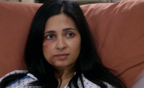 She Played Priya On The Big Bang Theory See Aarti Mann Now At 44