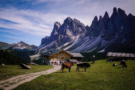 Italian Alps 8 Stunning Hiking Destinations Moon And Honey Travel