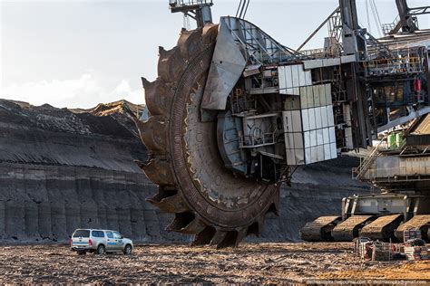 La Excavadora Mas Peligrosa Del Mundo El Monstruo Minero