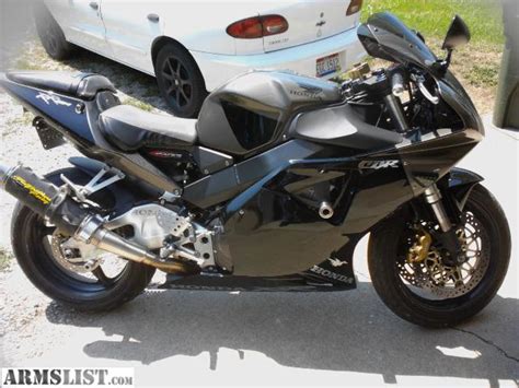 Full throttle with a honda cbr 954rr fireblade on the german motorway. 2002 Honda CBR954RR - Moto.ZombDrive.COM