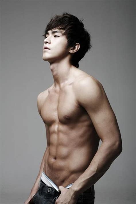 kpop muscular abs body korean men korean actors rockin body hot asian men asian guys